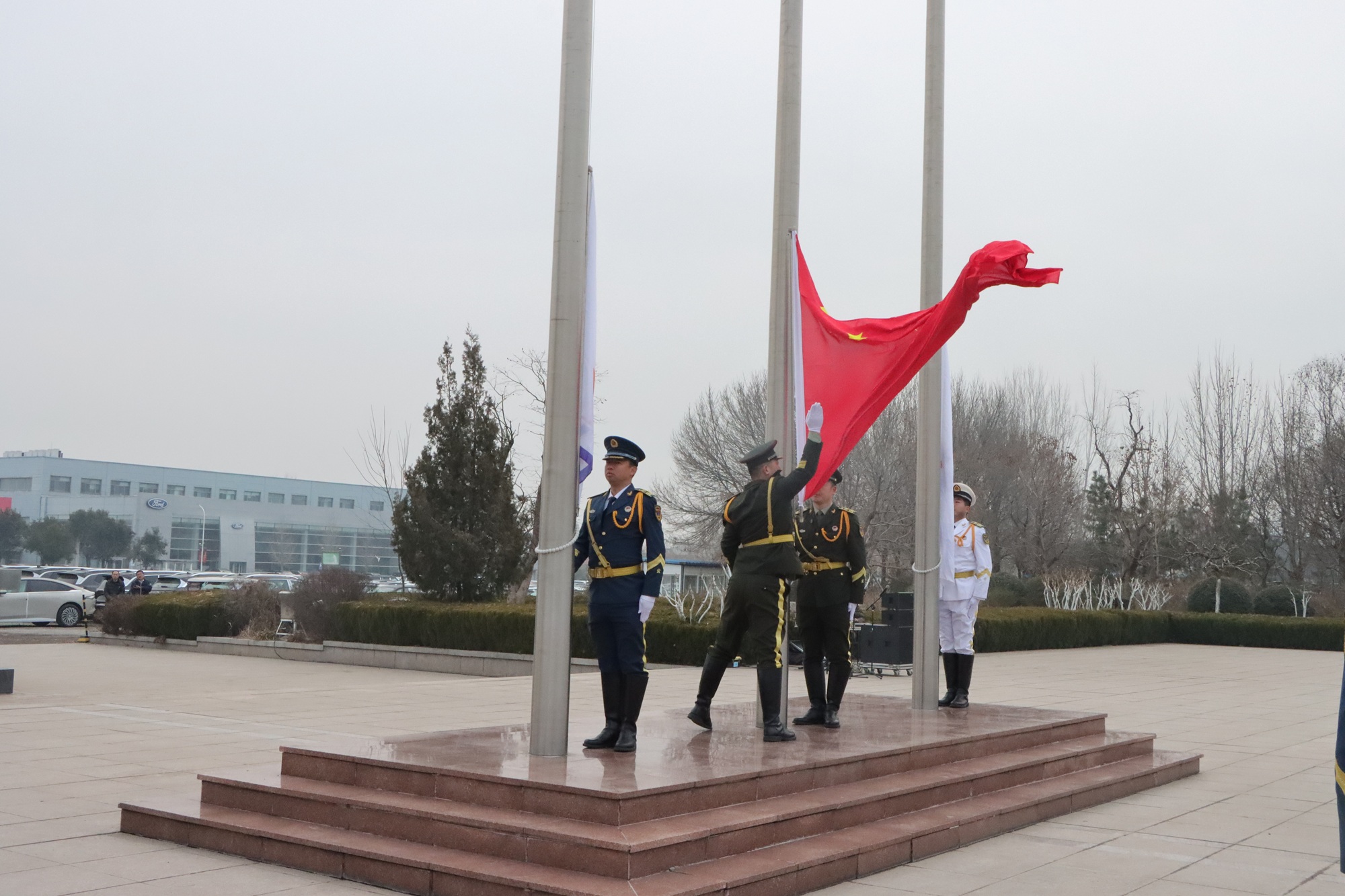 润华集团组织新年升旗与宣誓仪式